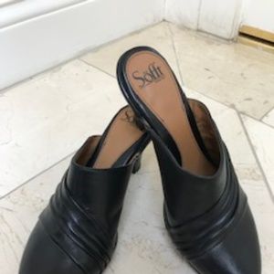 SOFFT Black Leather Ruching Mules